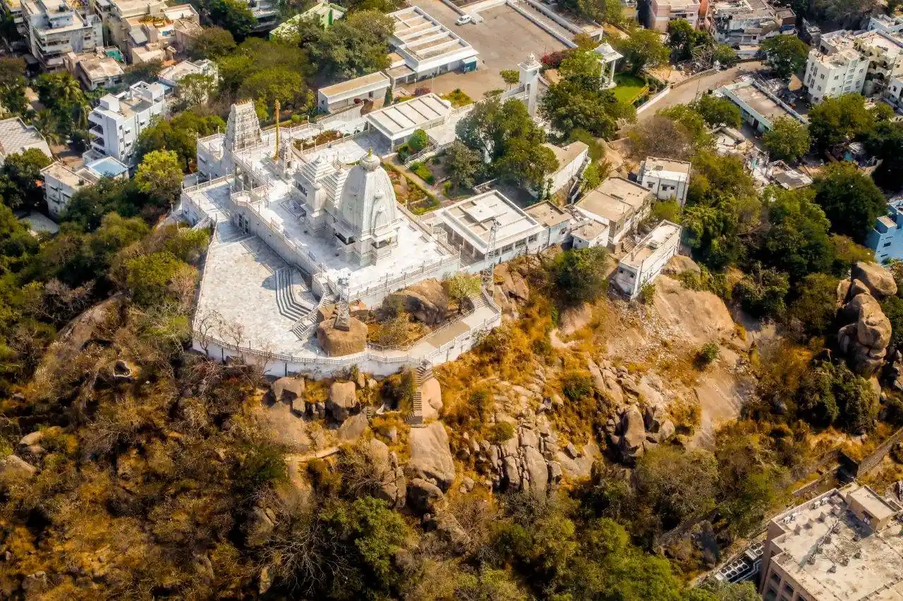 Jal Vihar on the Necklace Road
