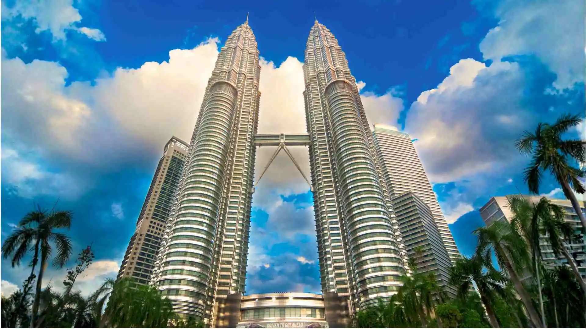 10 Days Malaysia Singapore Luxury Tour with Petronas Towers & Marina Bay Sands