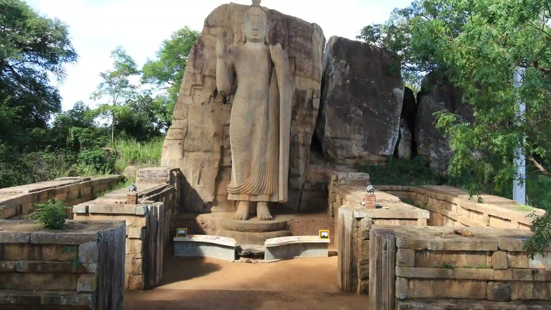 Aukana Standing Buddha