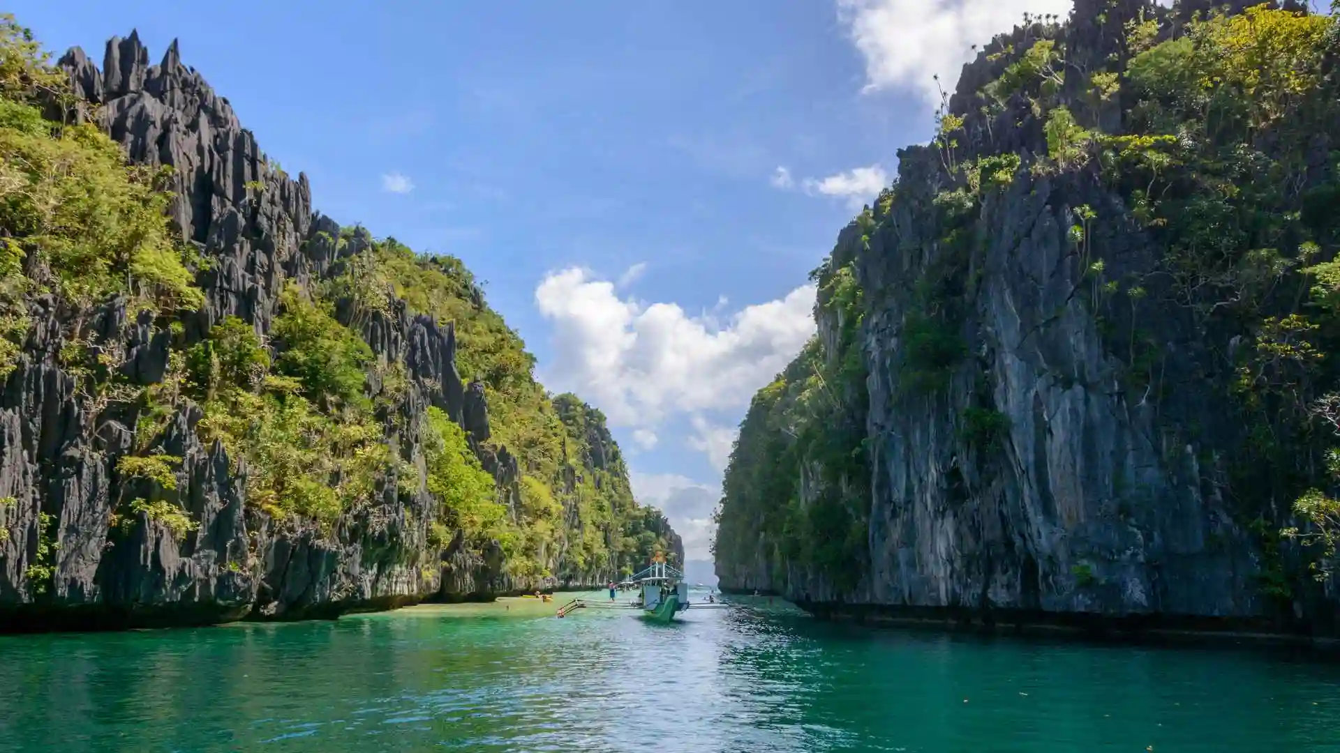 Philippines’ Emerald Lagoons and Islands Tour
