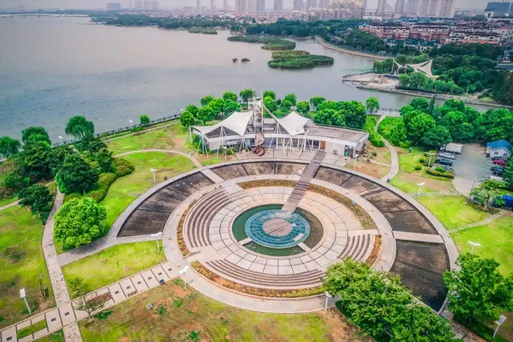 Empty square lake city park
