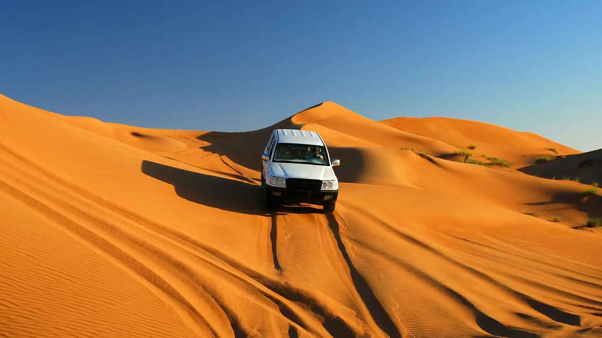 Sand Dune Bashing inWahiba Sands