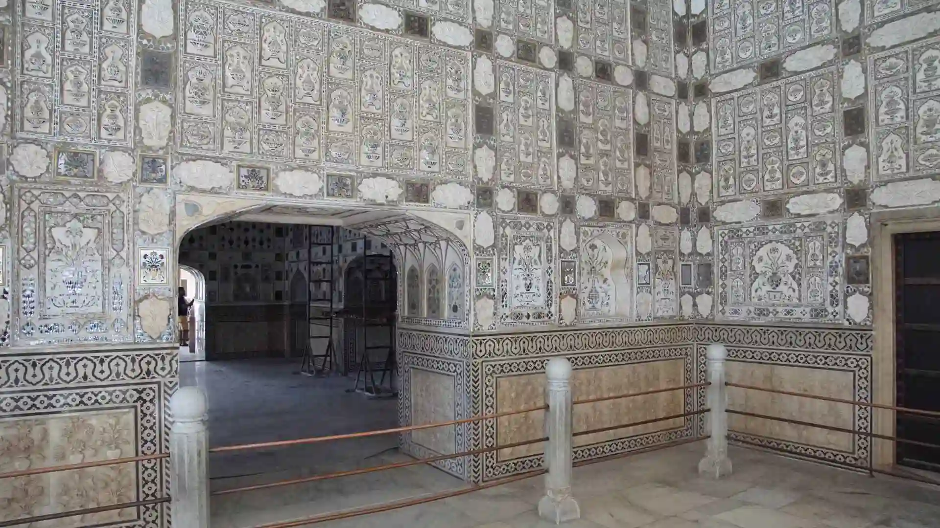 Sheesh Mahal