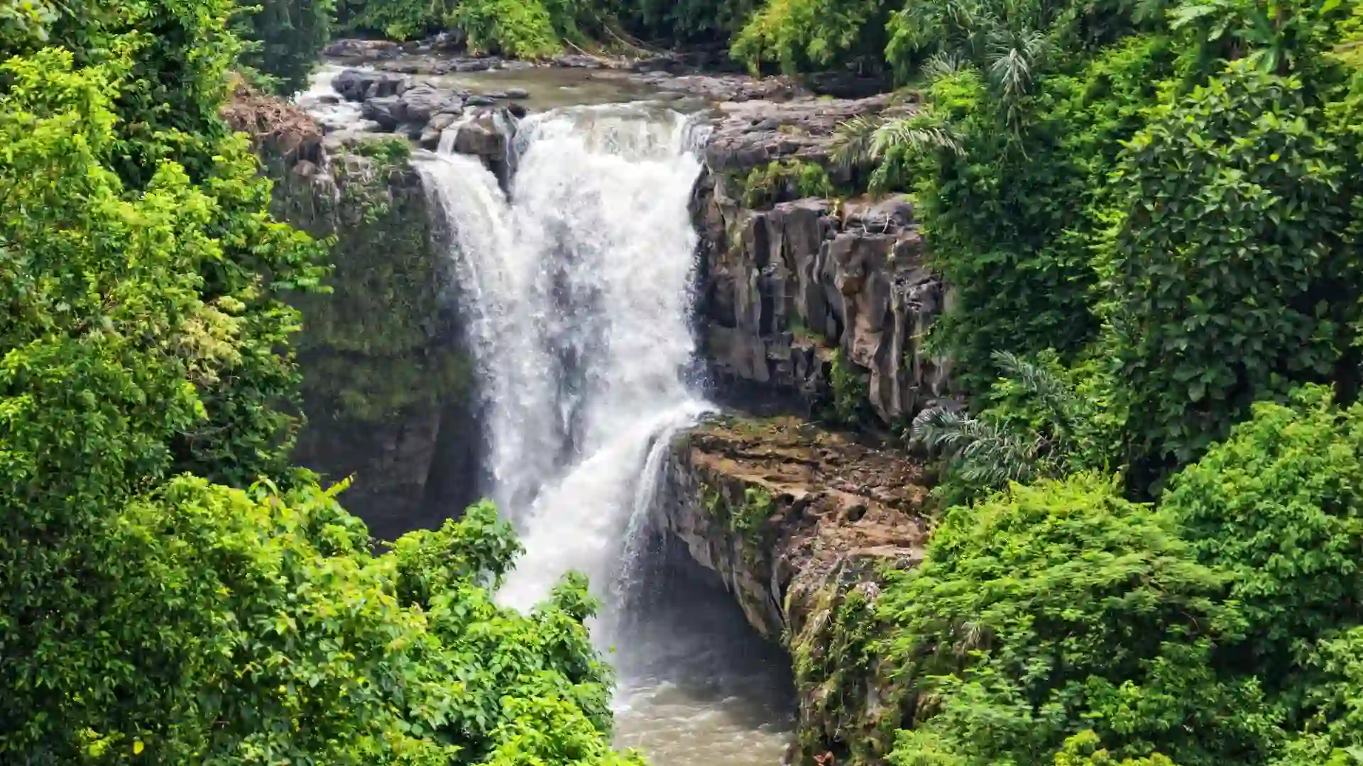 Tegenungan Waterfalls